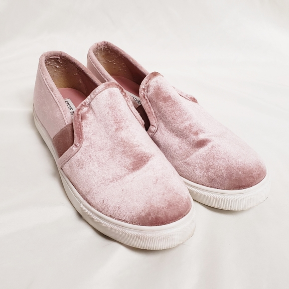 STEVE MADDEN Velvet Pink Slip-on Sneakers - Picture 2 of 10